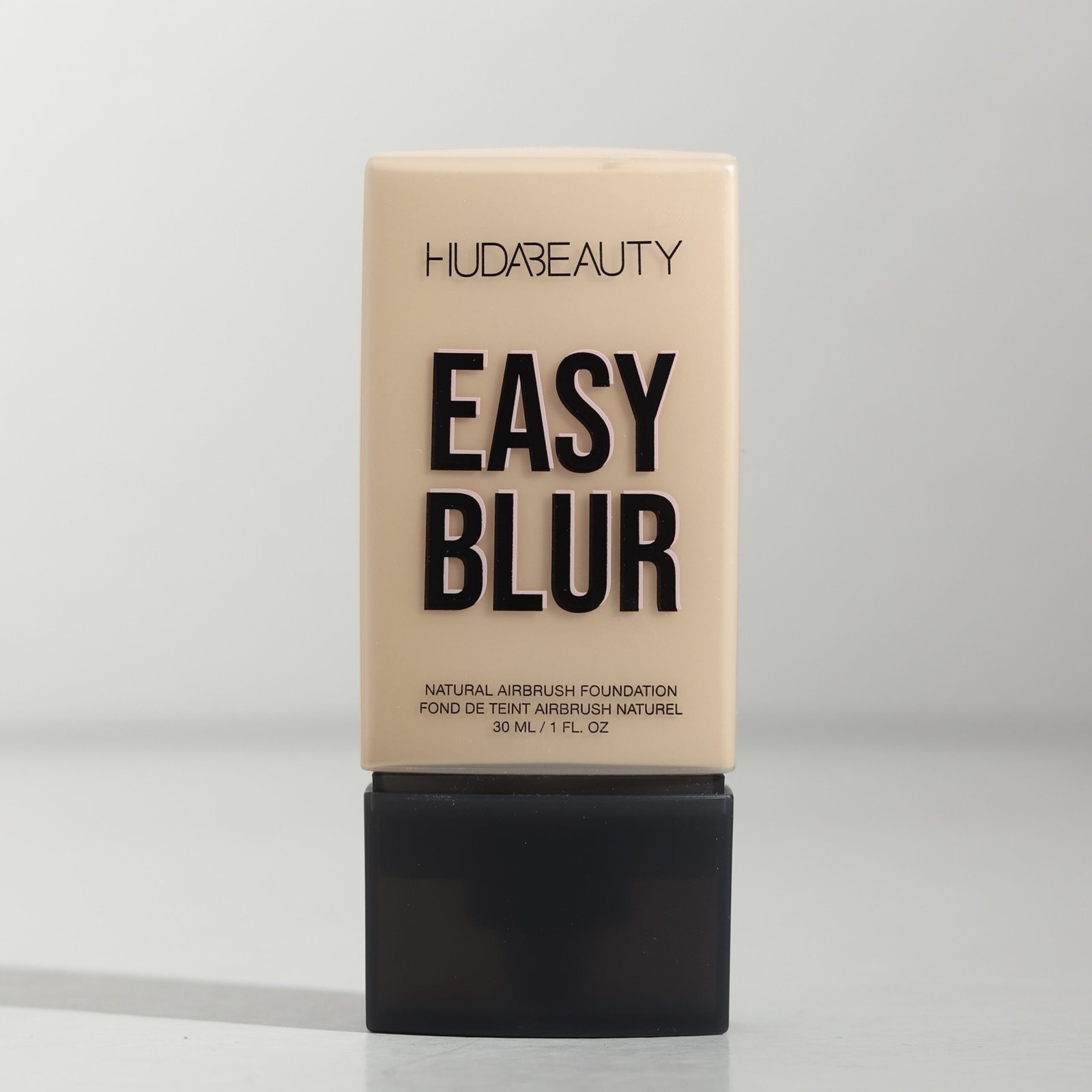 Huda Easy Blur Foundation