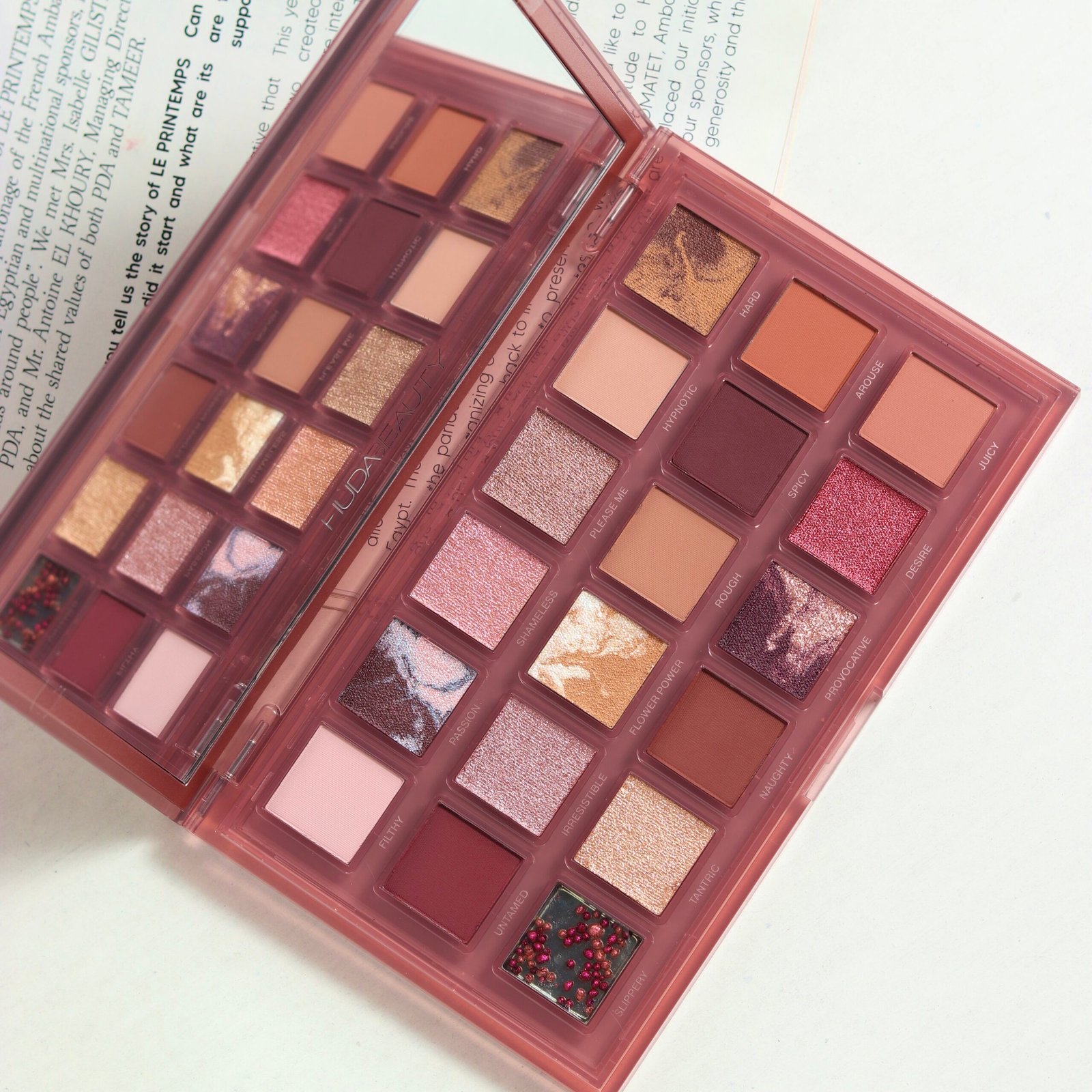 Eyeshadow Palette Naughty 6.8g