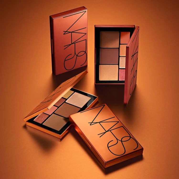 Laguna Ultimate Face Palette II Eyeshadow 1.2g*4 Bronzer Powder 4g*2 Highlighter Powder 4g